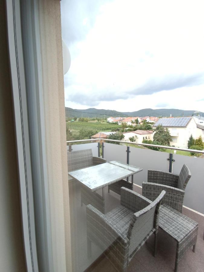 Weinrebenblick Maikammer Exterior foto